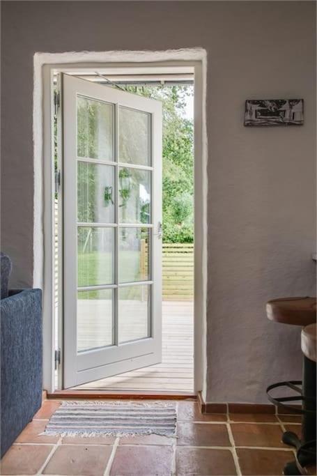 Beautiful And Cosy House Near The Lake Olofstrom Bagian luar foto